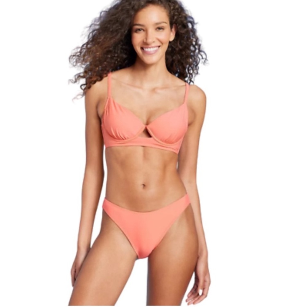 Set- Coral Underwire double pad Keyhole Bikini Top + high leg low rise bottom